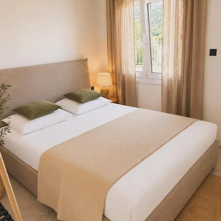 Theonprivehouse Kinira